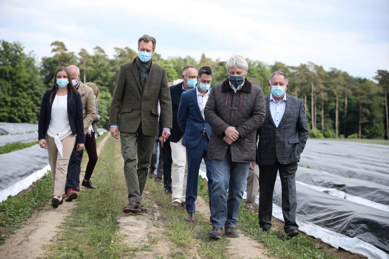 Le Grand-Duc a visité l’exploitation agricole « Sonnebierg »