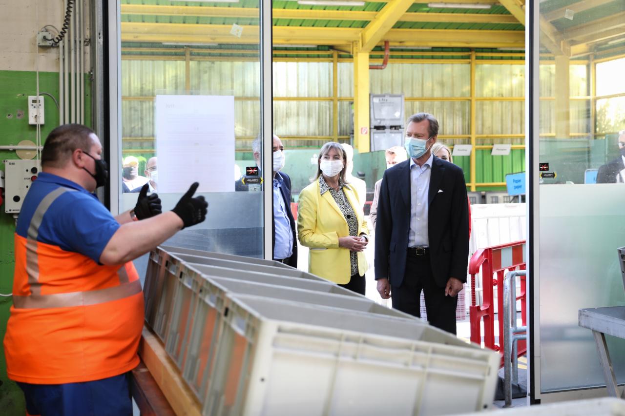 Le Grand-Duc a visité le du Centre de recyclage et Service Hygiène de la Ville de Luxembourg