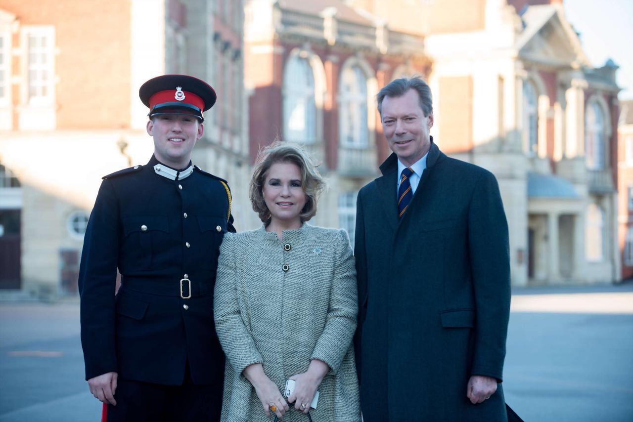 Das großherzogliche Paar mit Prinz Sébastien auf der Royal Military Academy of Sandhurst