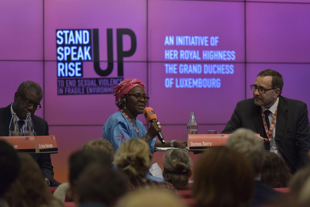 Momente des internationalen Forums "Stand Speak Rise Up!"