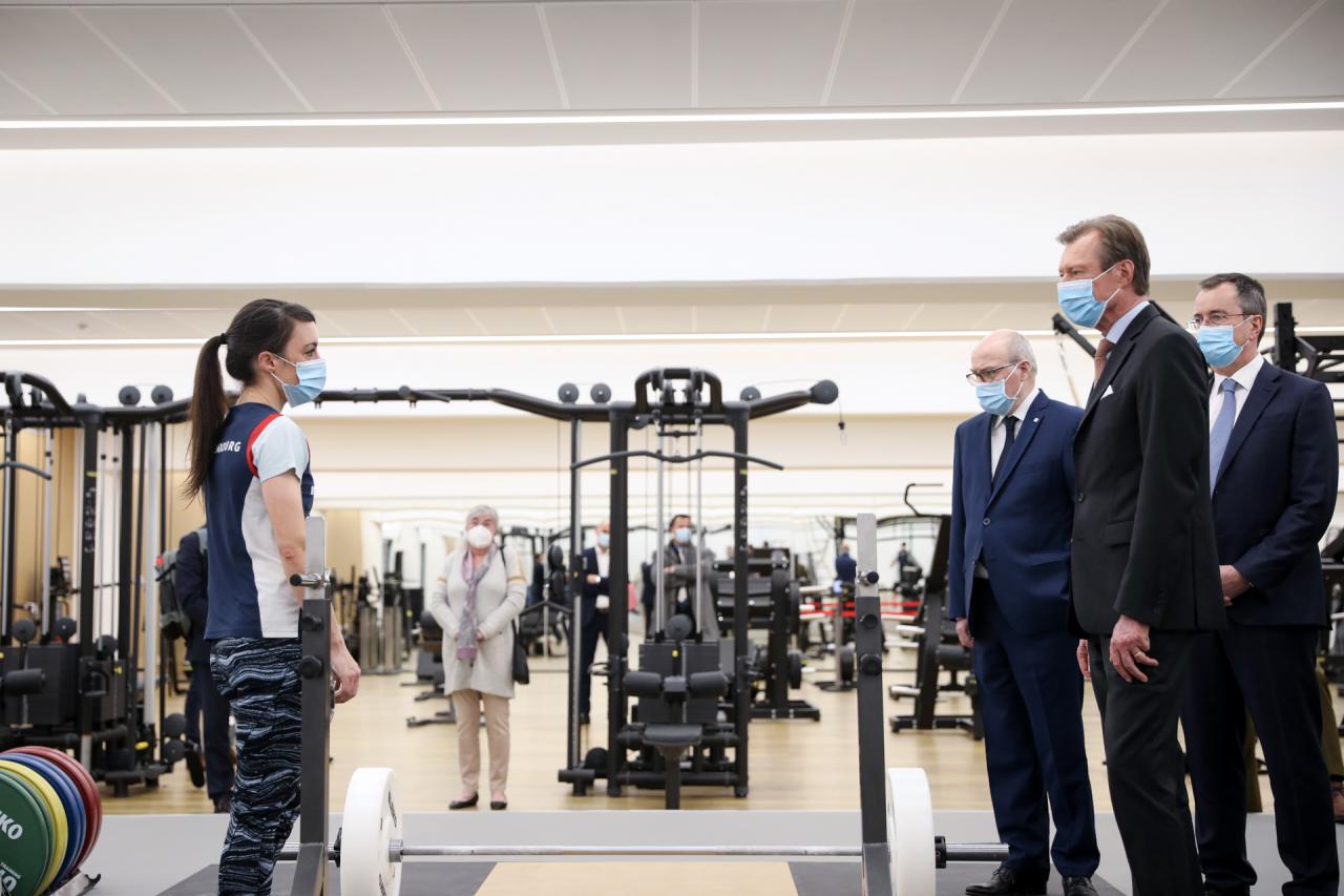 Le Grand-Duc assiste à l'entraînement des athlètes luxembourgeois au Centre National Culturel et Sportif d’Coque