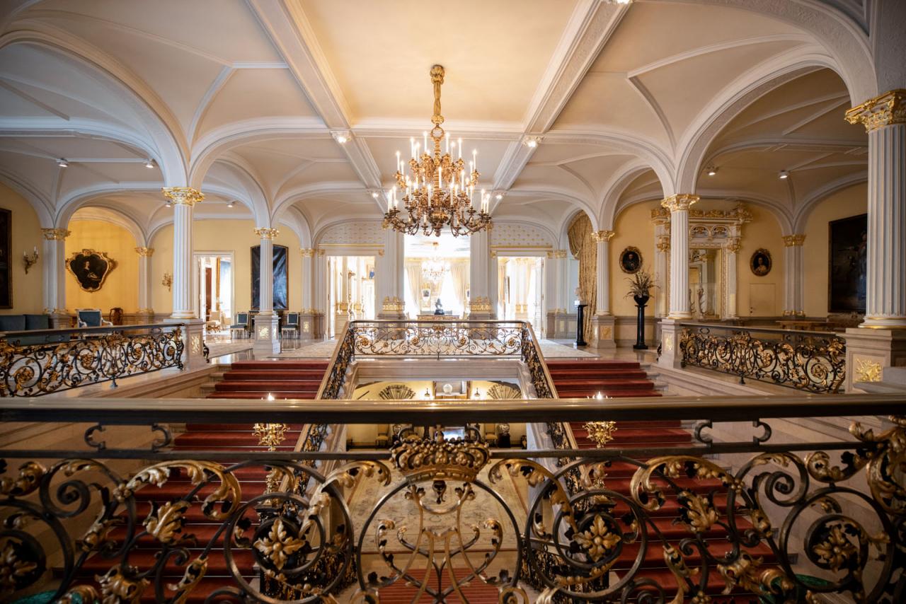 Le hall d'accueil au 1e étage du Palais grand-ducal