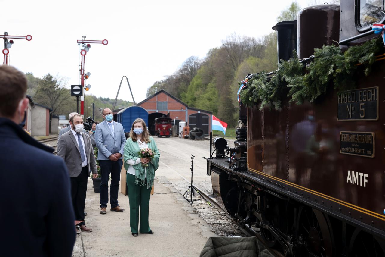 La Princesse Stéphanie lors du baptême d'une locomotive AES-5