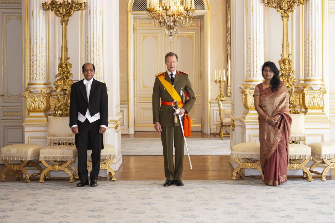 Le Grand-Duc et Son Excellence Monsieur Sutiawan GUNESSEE, ambassadeur extraordinaire et plénipotentiaire de la République de Maurice