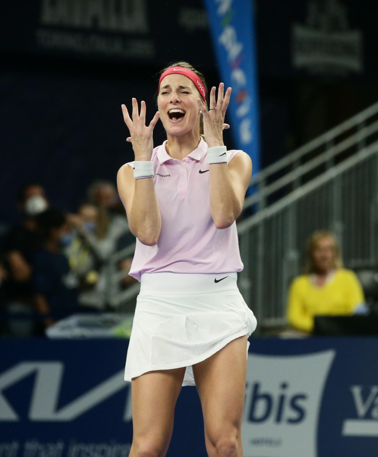 La joueuse de tennis Mandy Minella exulte de bonheur après sa victoire face à Varvara Gracheva