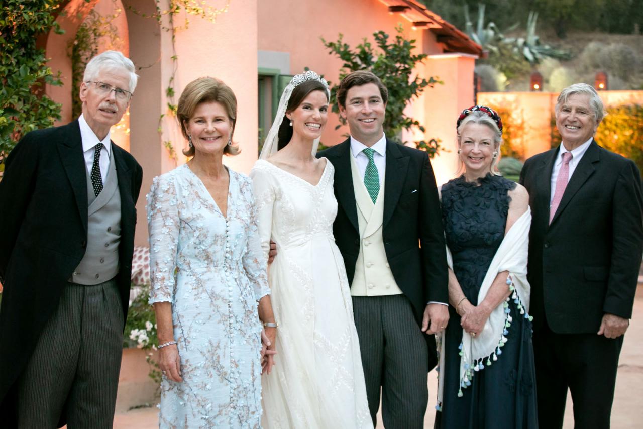 La Princesse Astrid et de Monsieur Worthington entourés de leurs familles respectives