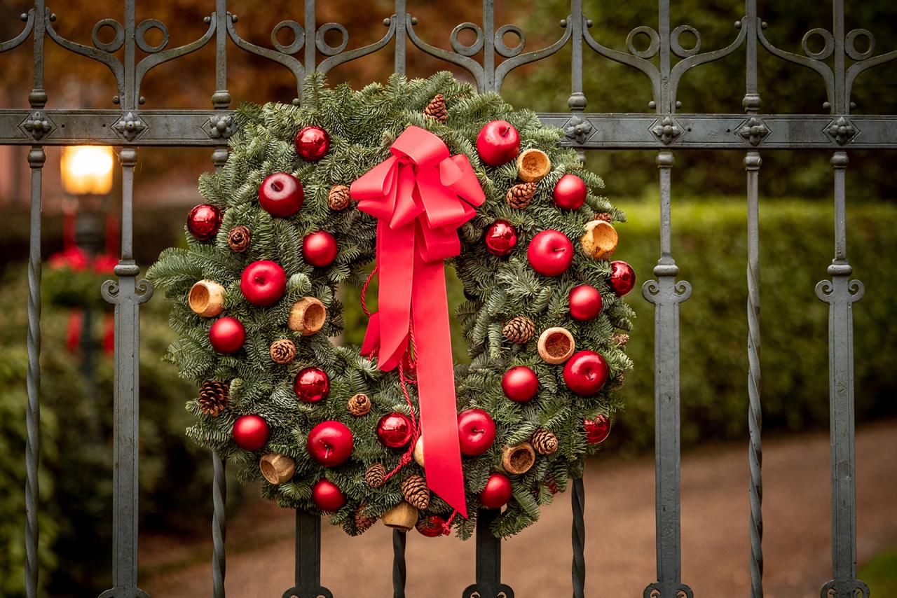 Christmas decorations at Berg Castle - December 2018