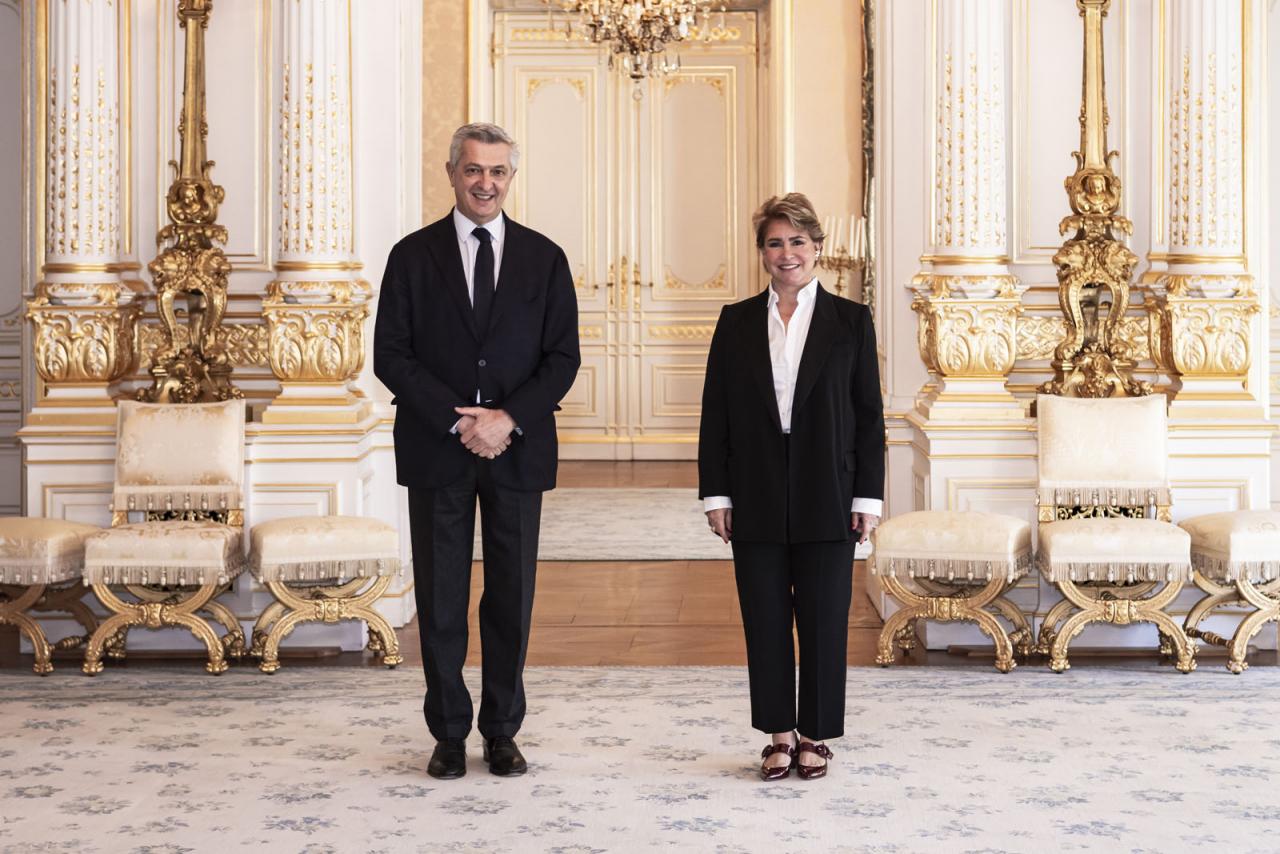La Grande-Duchesse et M. Grandi dans la salle des Fêtes du Palais grand-ducal