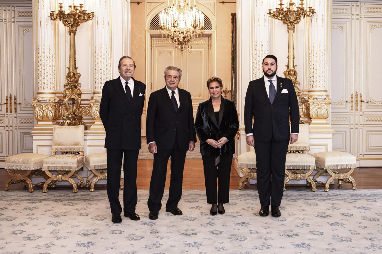 Photo souvenir de la Grande-Duchesse avec le Corps de la Noblesse de la Principauté des Asturies
