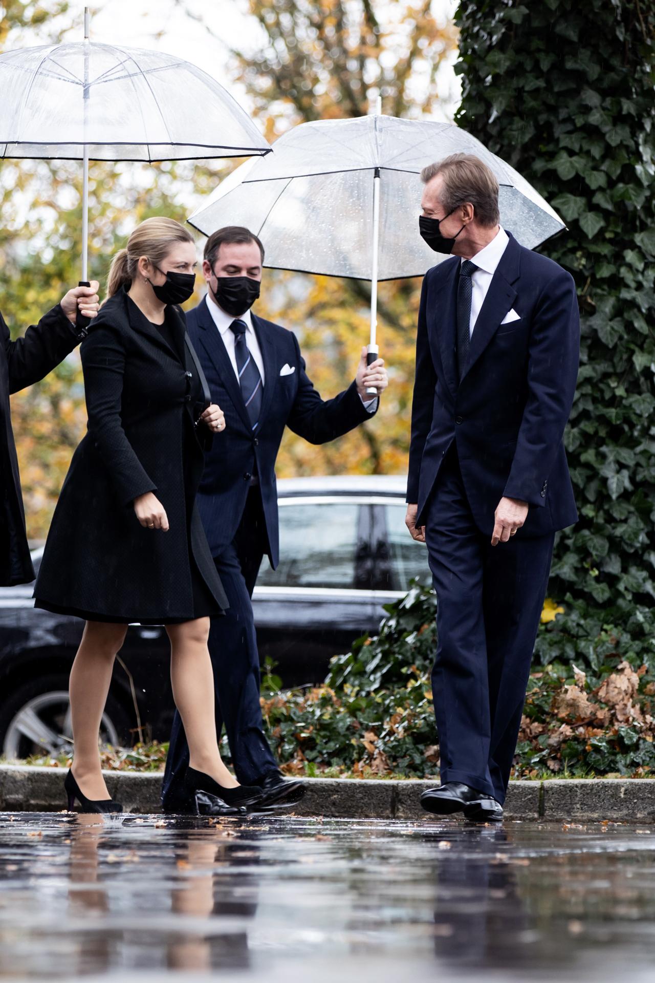 Le Grand-Duc et le Couple héritier sur le parvis de la cathédrale Notre-Dame