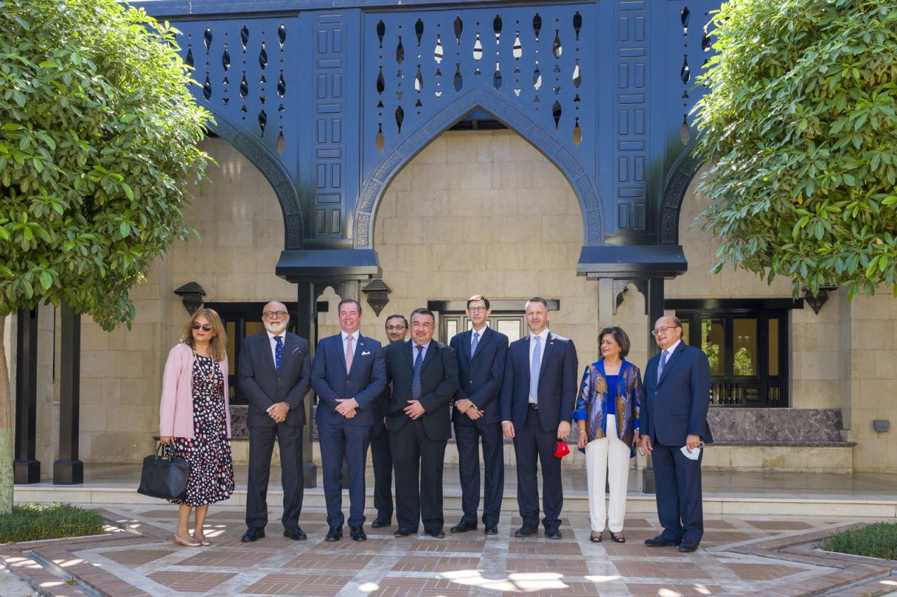 Photo de groupe dans l'Ismaili Centre