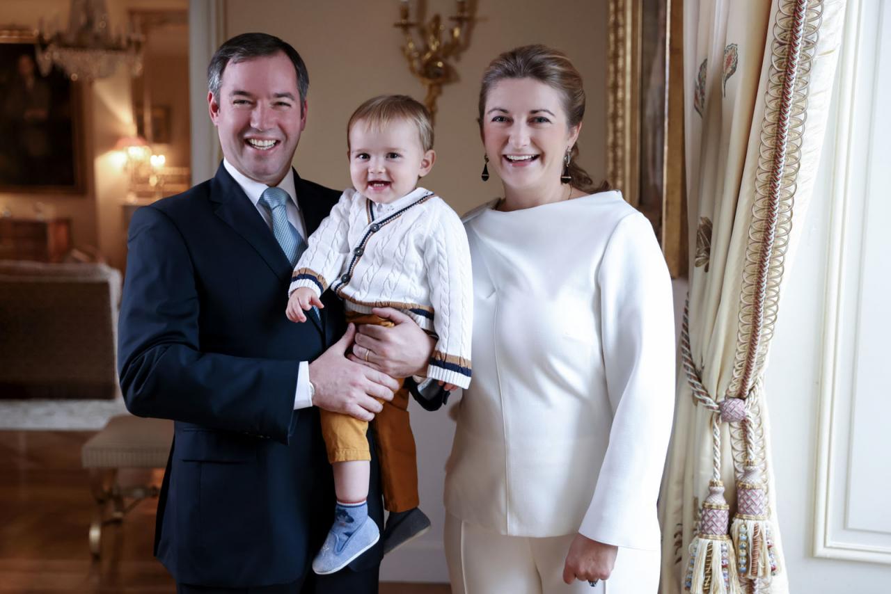 Portrait de famille avec le Couple héritier et le Prince Charles