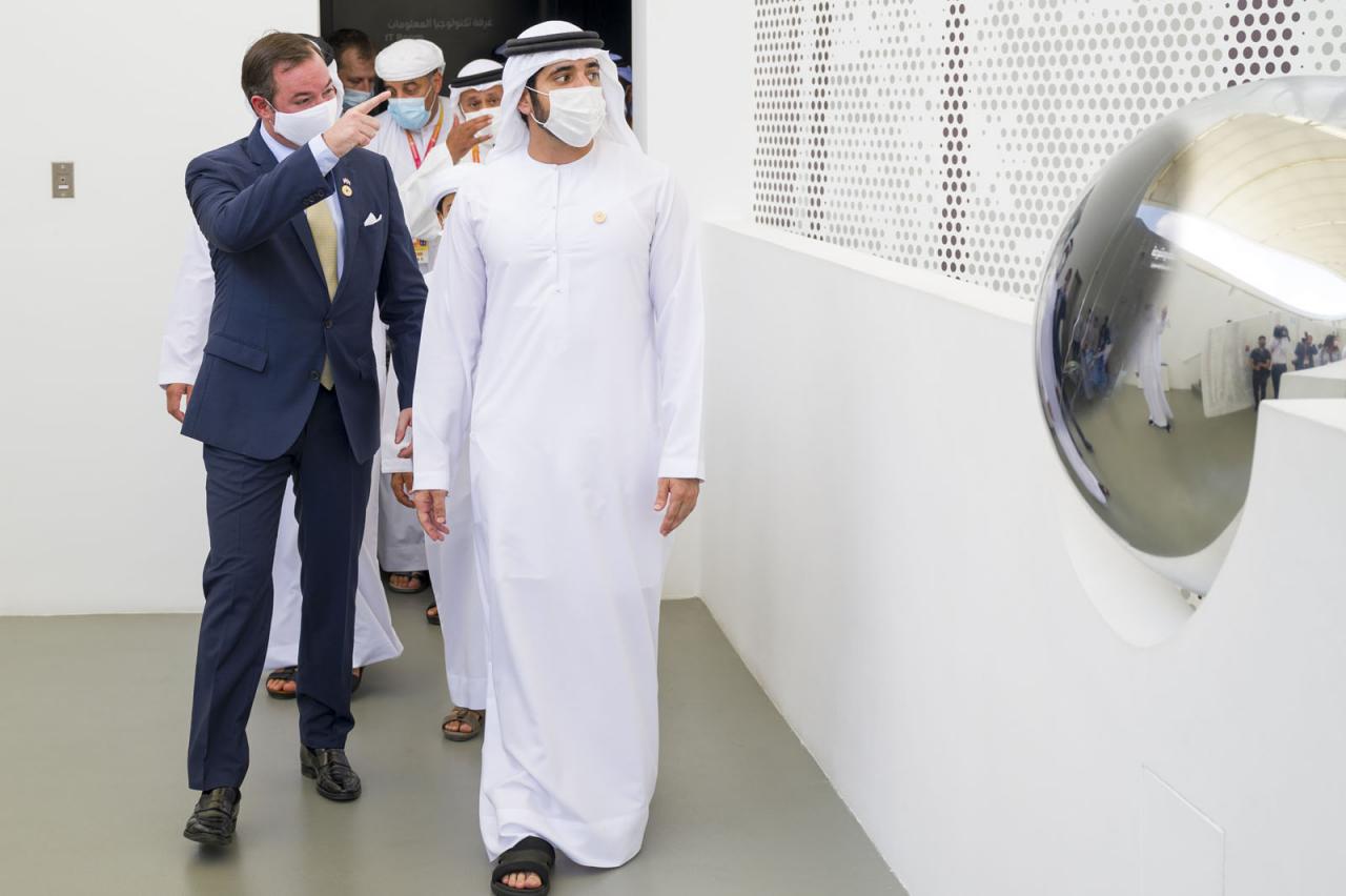 Le Prince Guillaume fait une visite guidée au Prince héritier de Dubaï