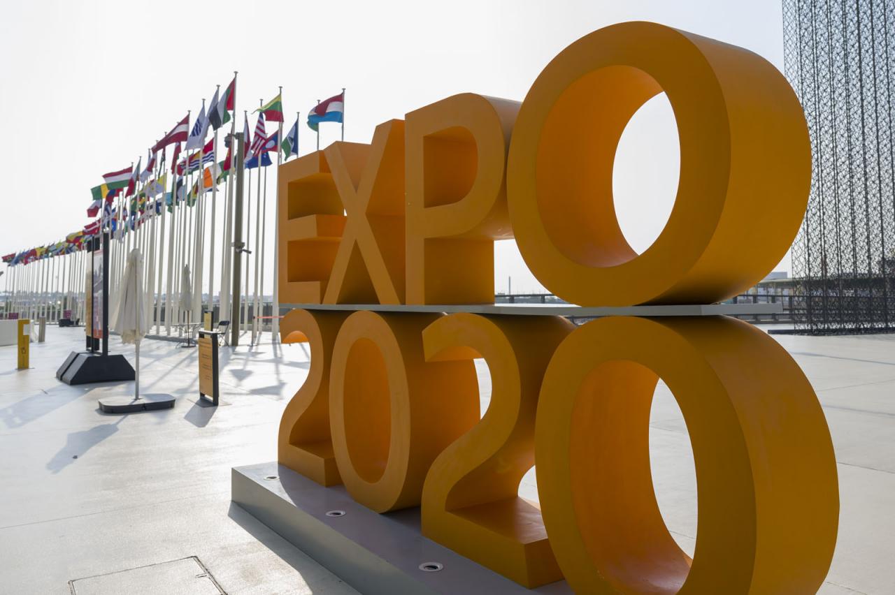 Vue sur le logo "EXPO 2020"
