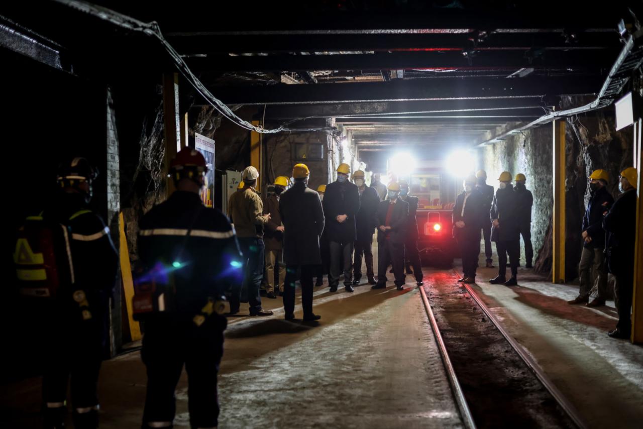 Arrivée et vue de la galerie principale de la mine