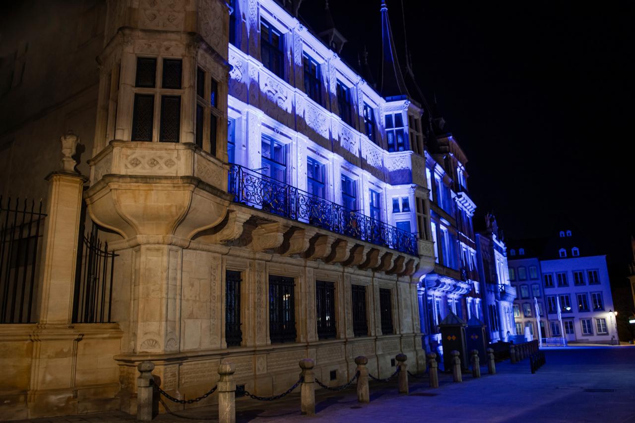 Le Palais grand-ducal illuminé en bleu