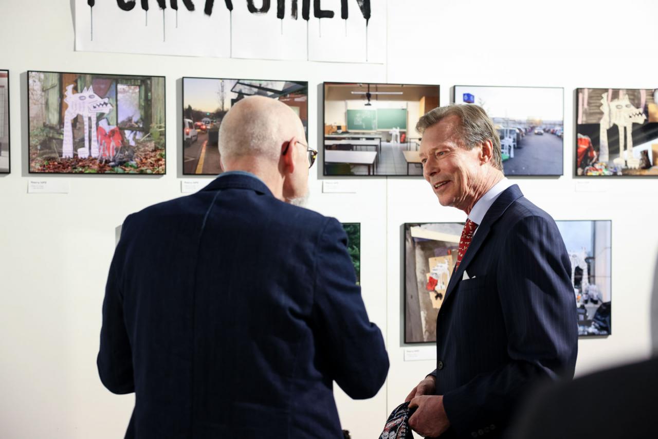 Le Grand-Duc en plein échange sur l'exposition du CAL