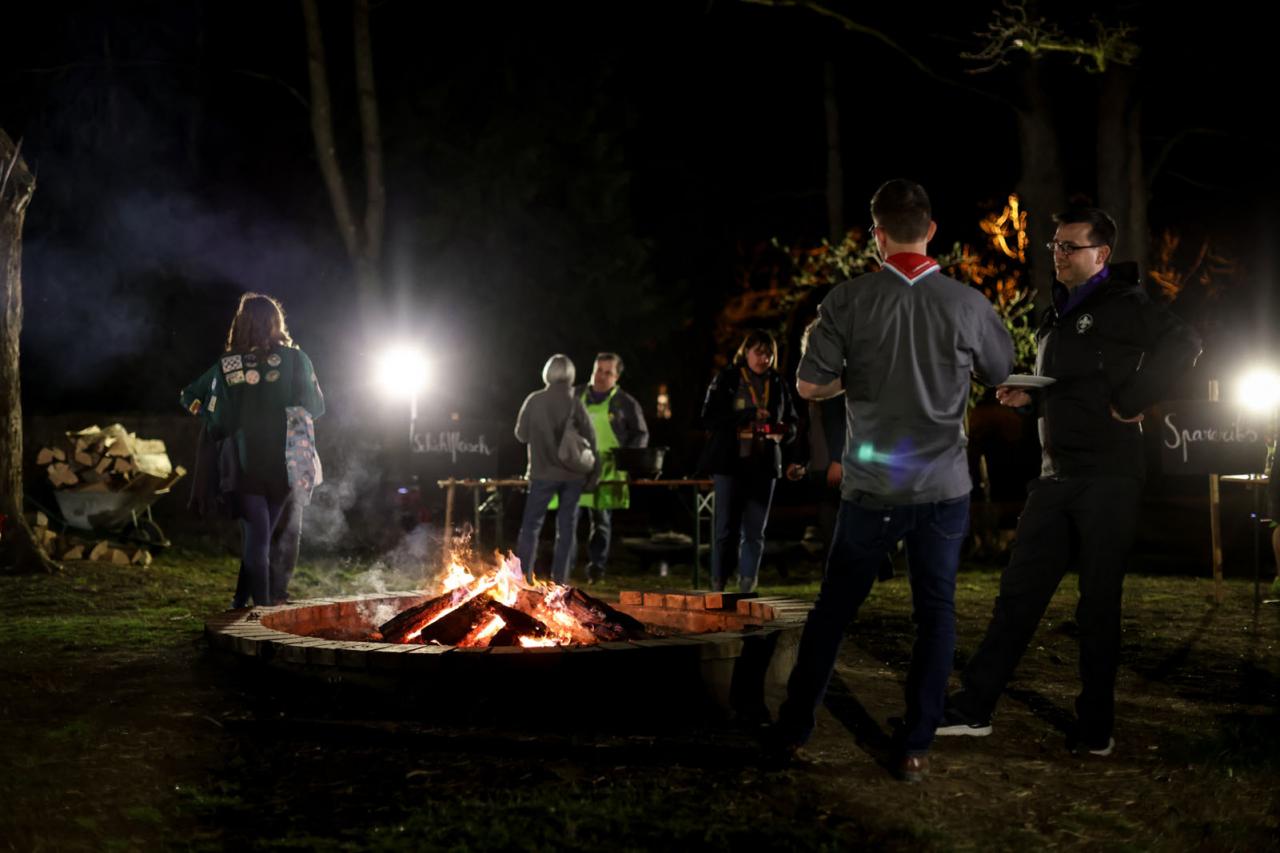 Vue sur le feu de camp