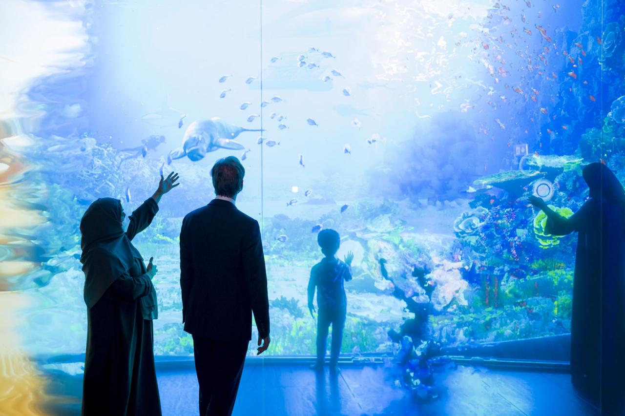 Le Grand-Duc découvre une exposition du Musée du Futur