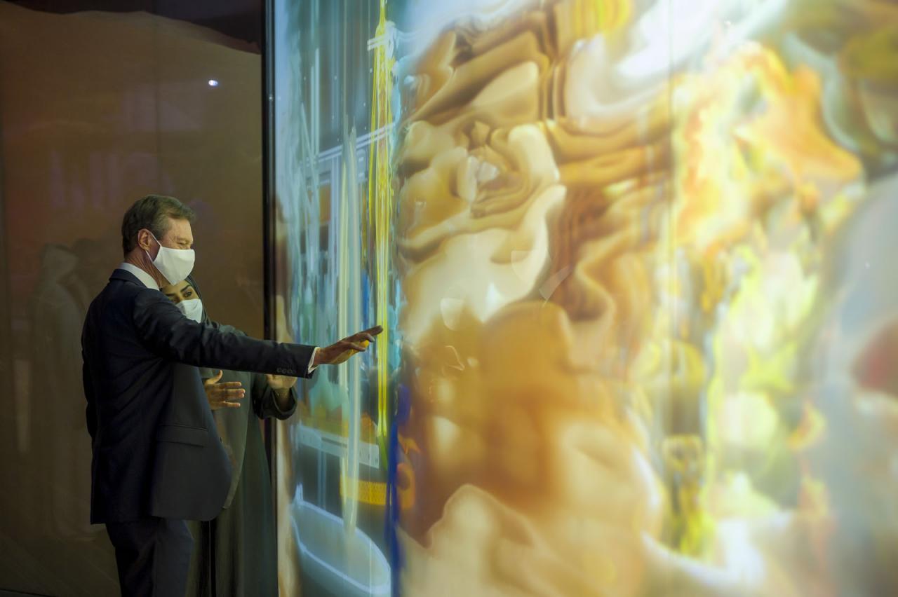 Le Grand-Duc découvre une exposition du Musée du Futur