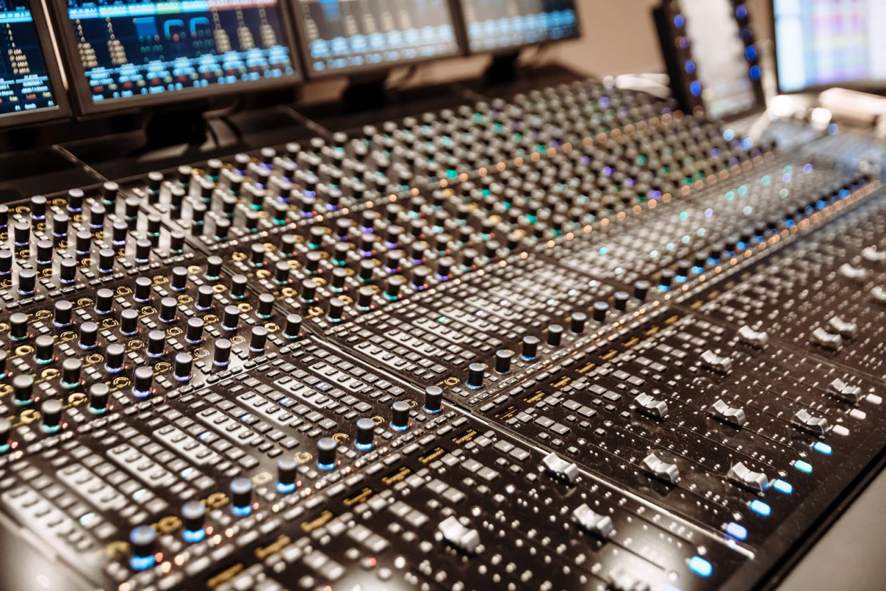 Vue sur une table de mixage