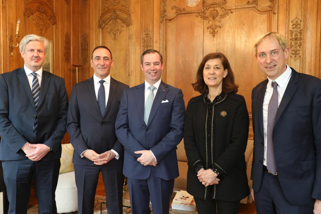 Photo souvenir à l'ambassade du Luxembourg en France