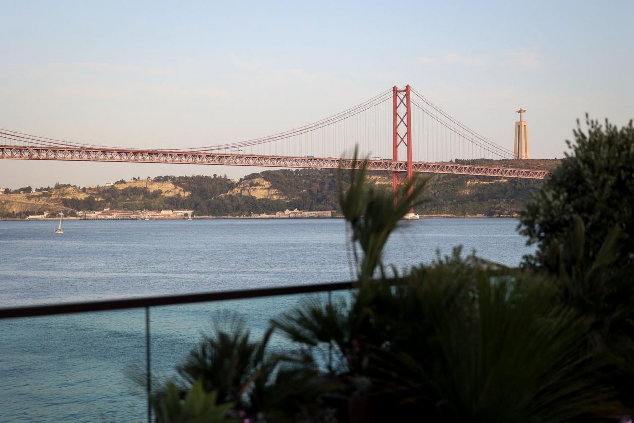 Vue sur le pont du 25-avril