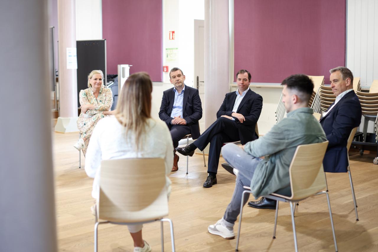 Echange avec le personnel et l'équipe pluridisciplinaire