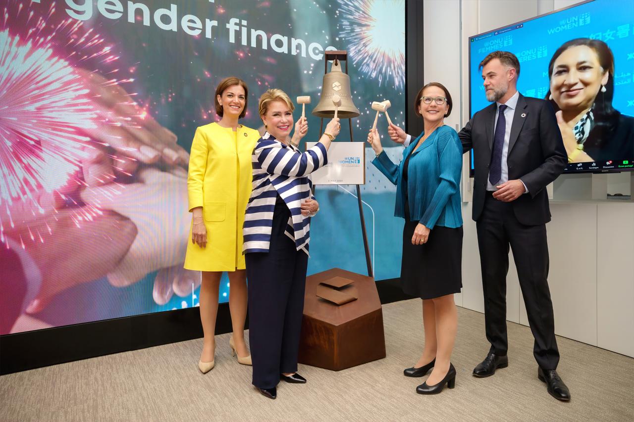 Acte symbolique "Ring the Bell"