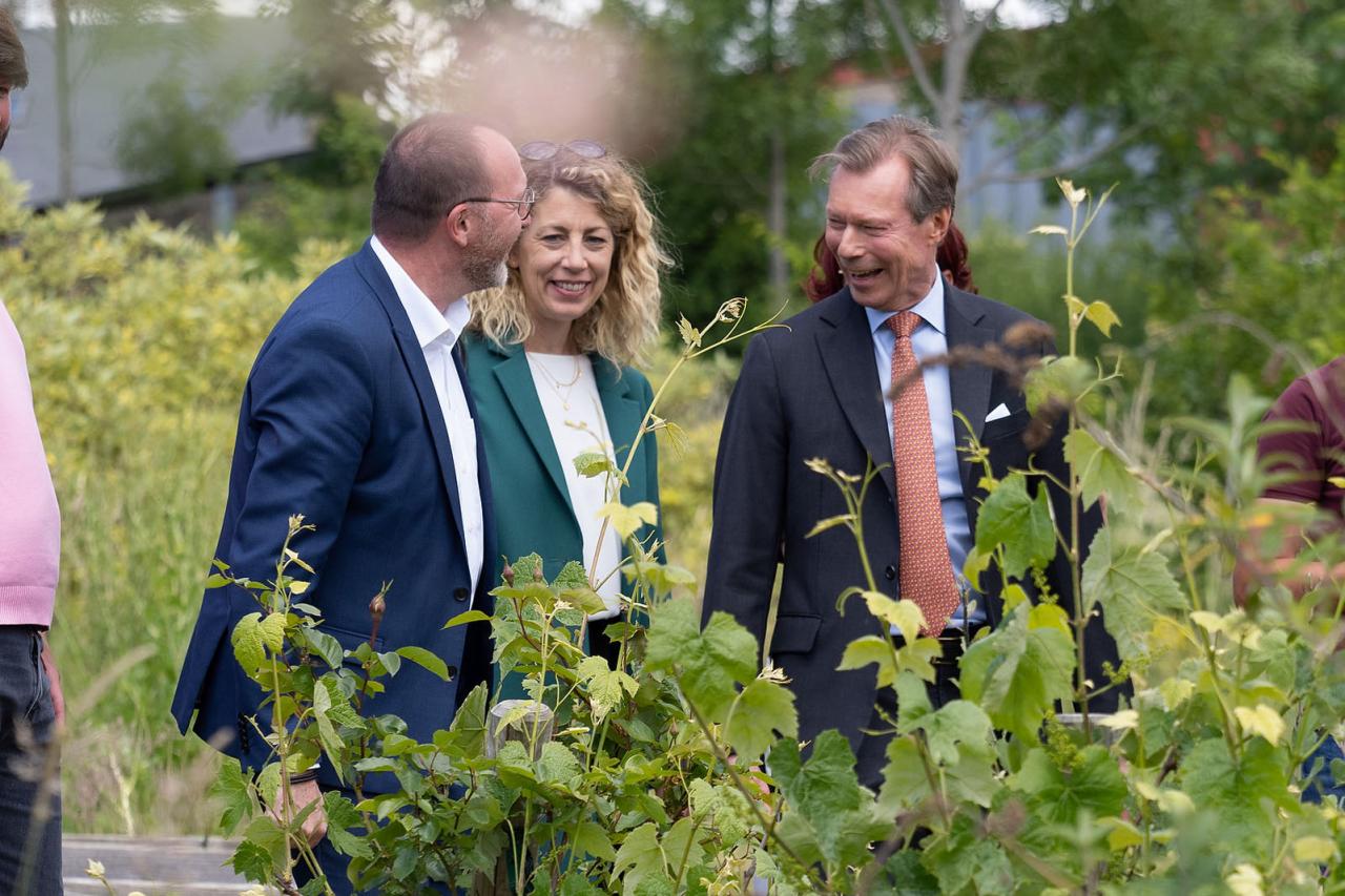 Le Grand-Duc et la ministre découvrent les jardins communautaires