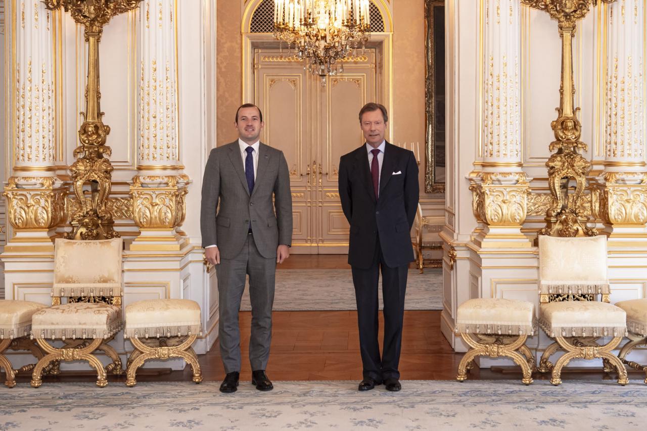 Le Grand-Duc et le Commissaire européen lors de la photo officielle