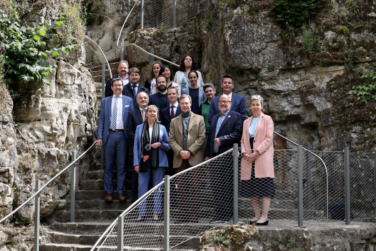 Photo souvenir dans les escaliers de la Pétrusse