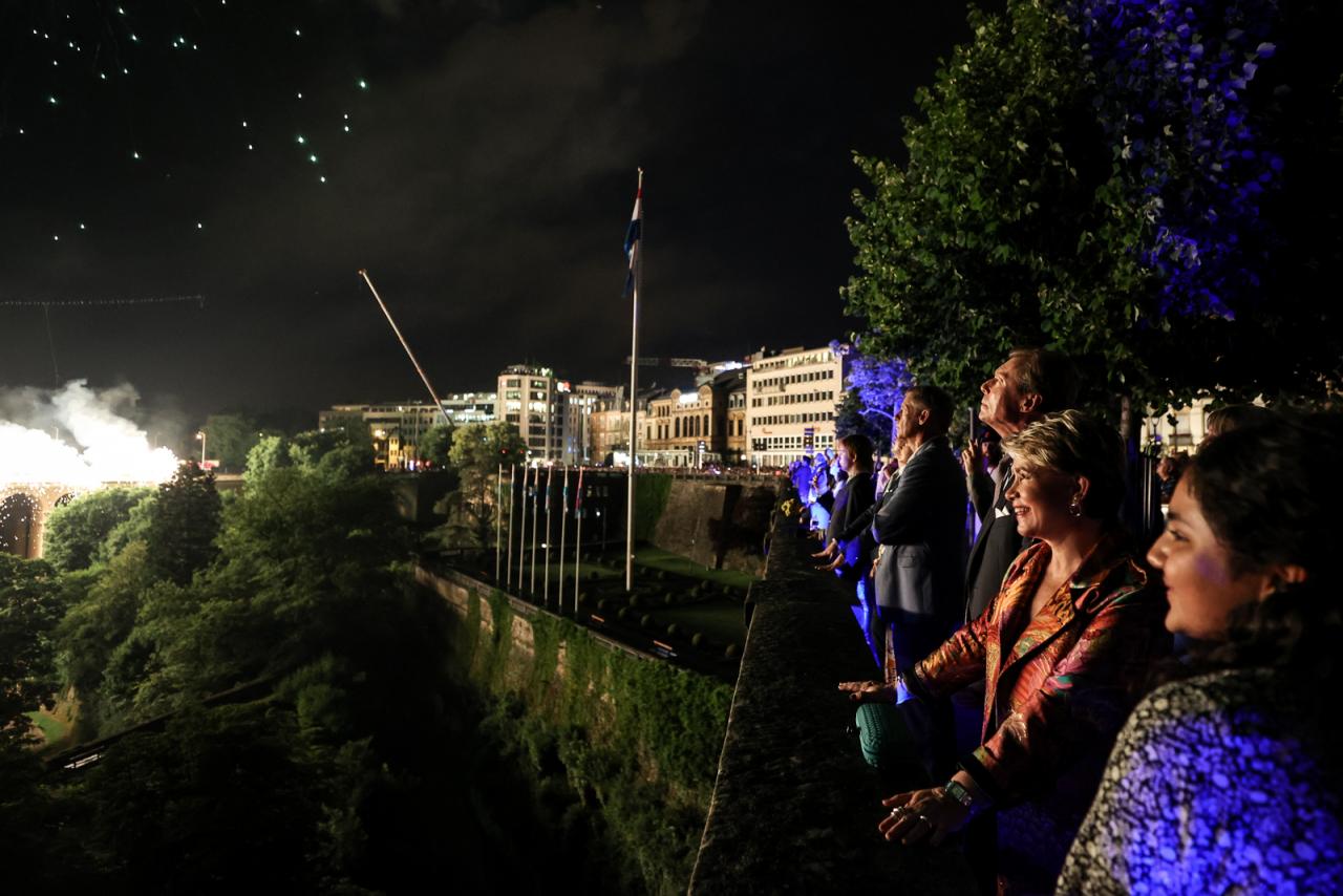 La Famille grand-ducale admire le feu d'artifice