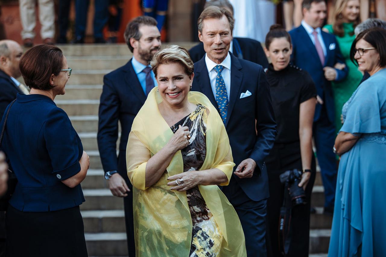 Le Couple grand-ducal salue les invités