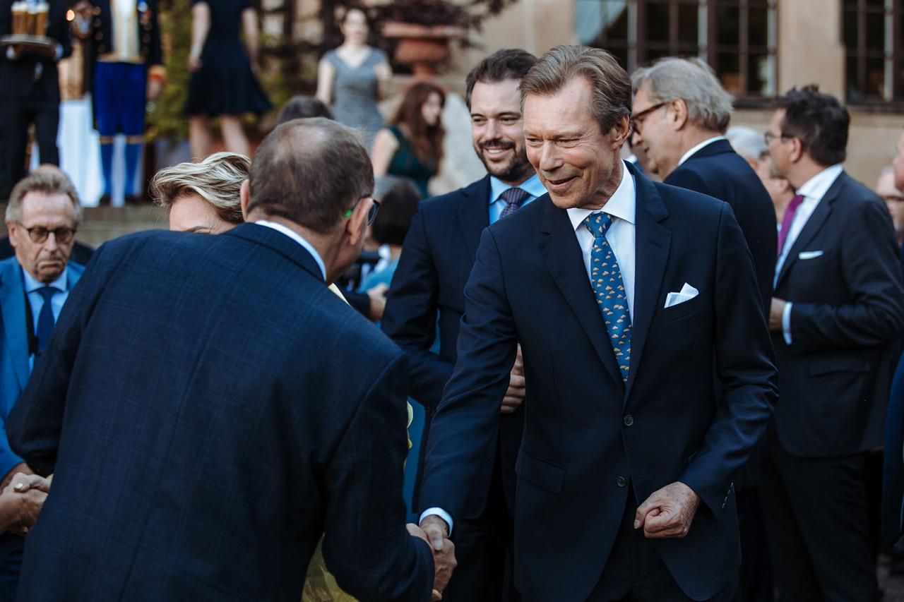 Le Grand-Duc salue le ministre Georges Engel