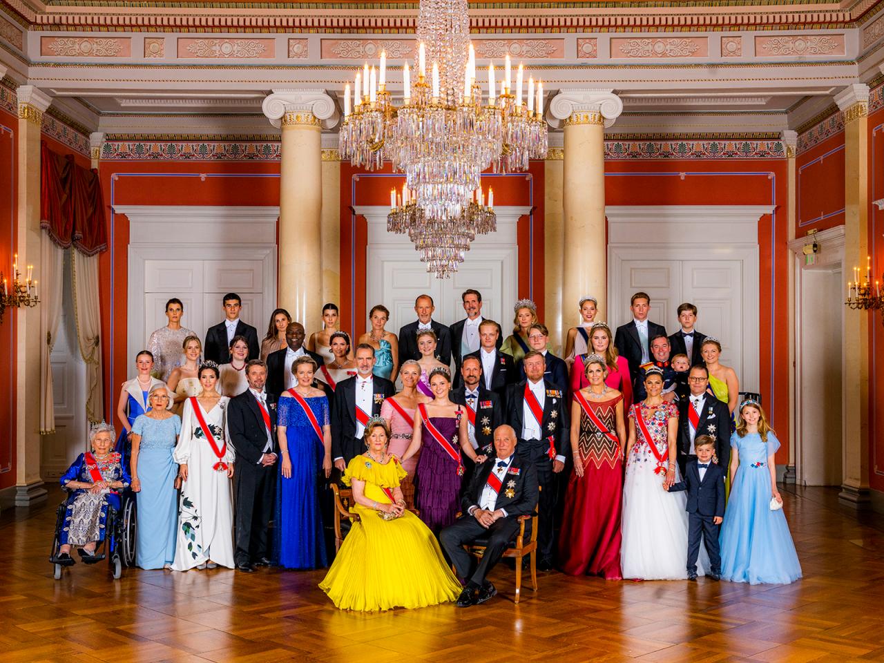Photo de famille à l'occasion du 18e anniversaire de la Princesse Ingrid Alexandra de Norvège