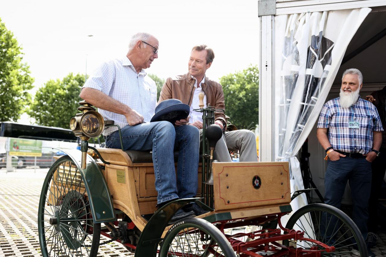 Le Grand-Duc à bord de la Benz-Vélo