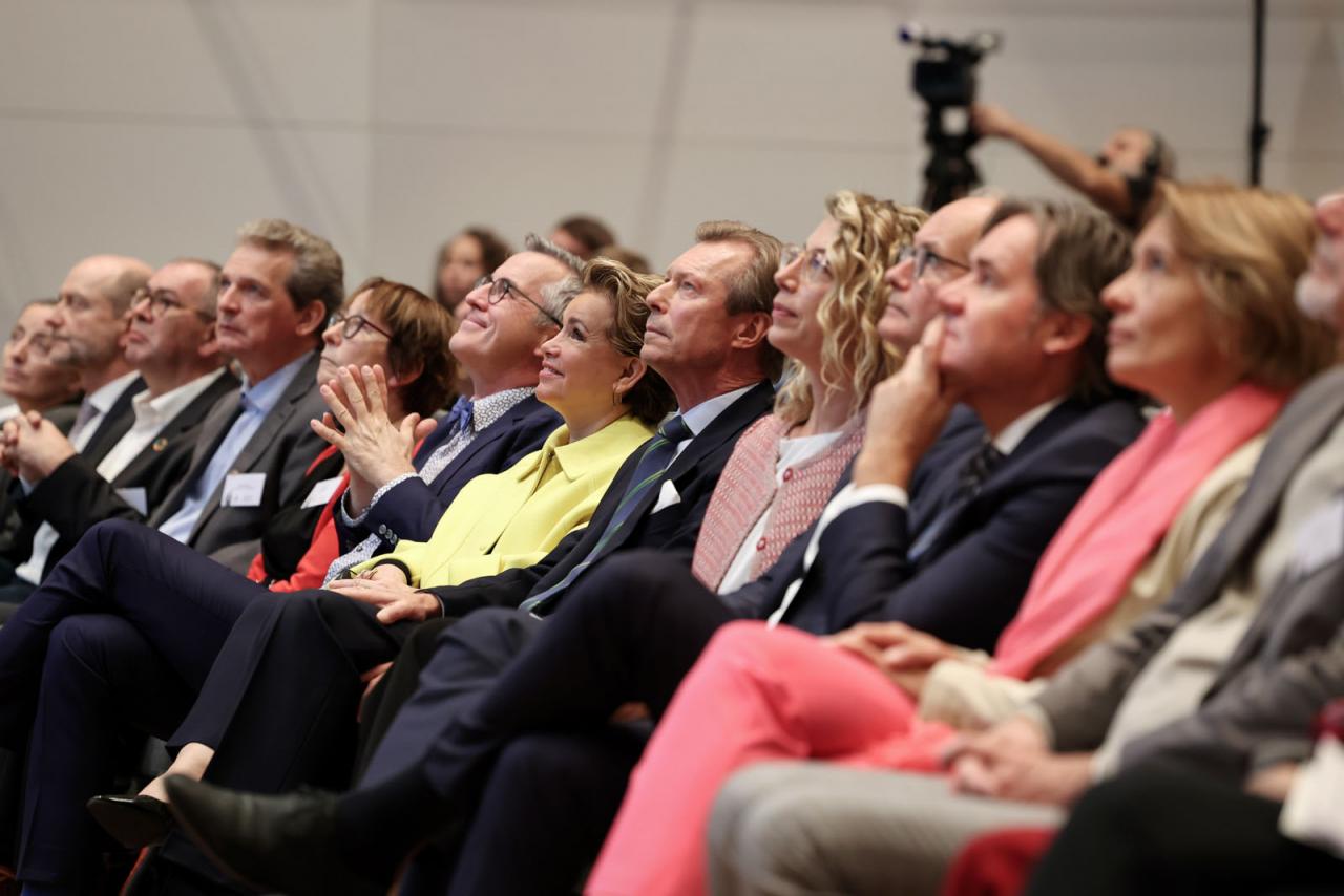 Le Couple grand-ducal assiste au discours du professeur Gerhard Reese