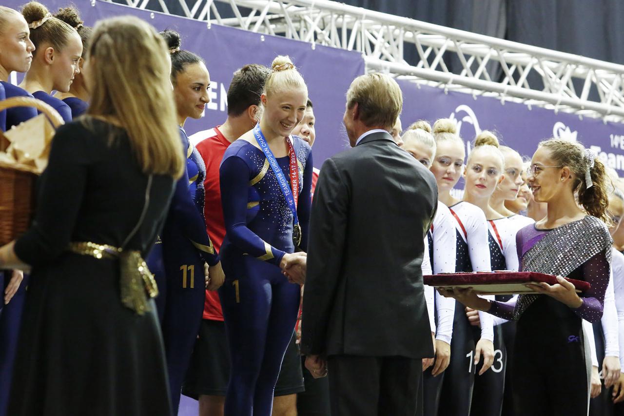 Le Grand-Duc salue une gymnaste suédoise