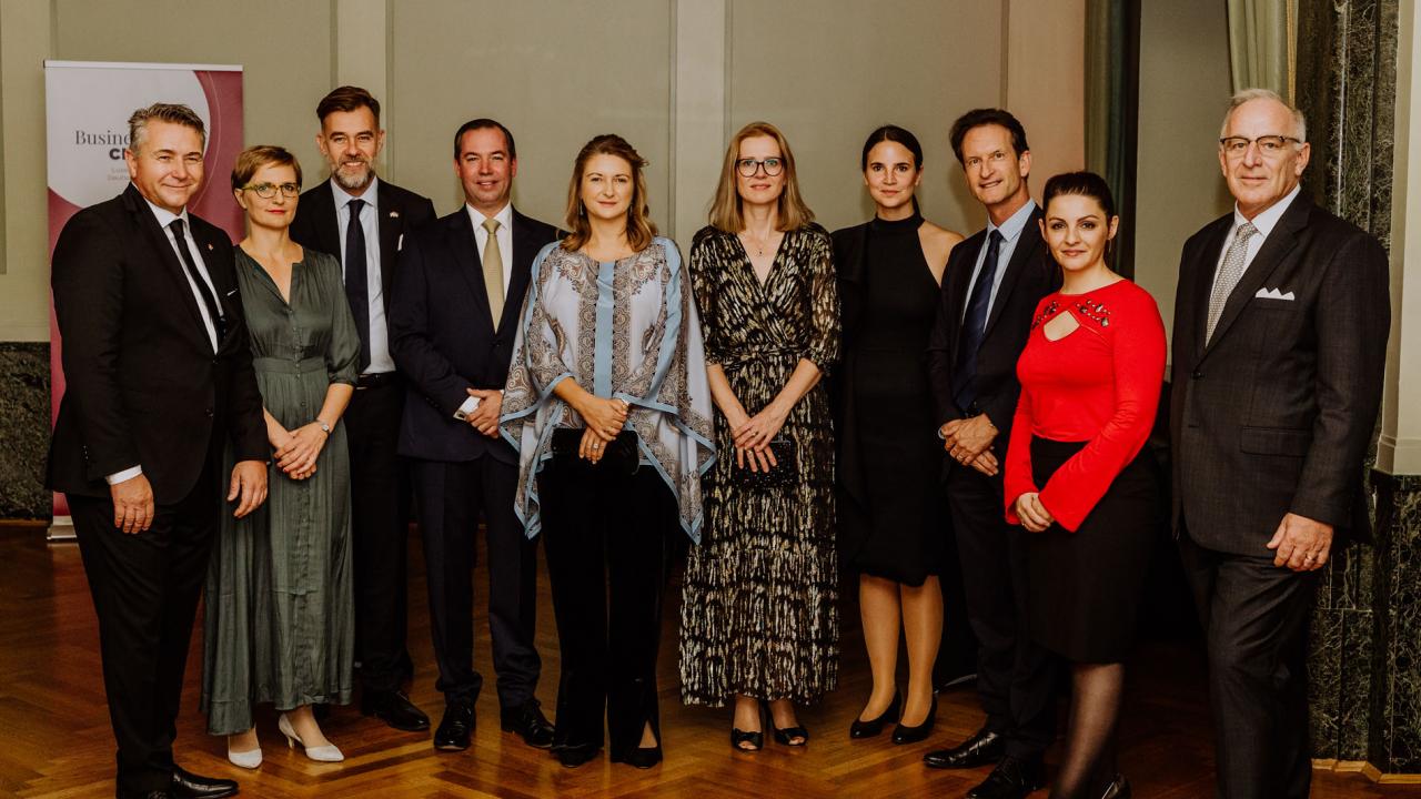 Photo de groupe lors de la soirée