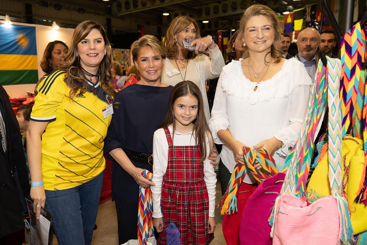 La Grande-Duchesse, la Princesse Stéphanie et la Princesse Amalia au Bazar International