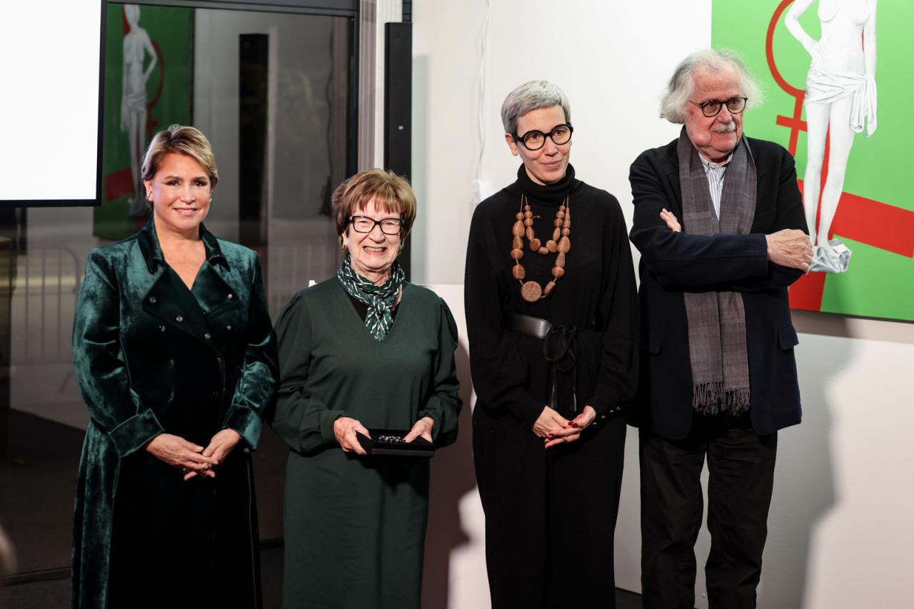 Photo de groupe après la remise du prix