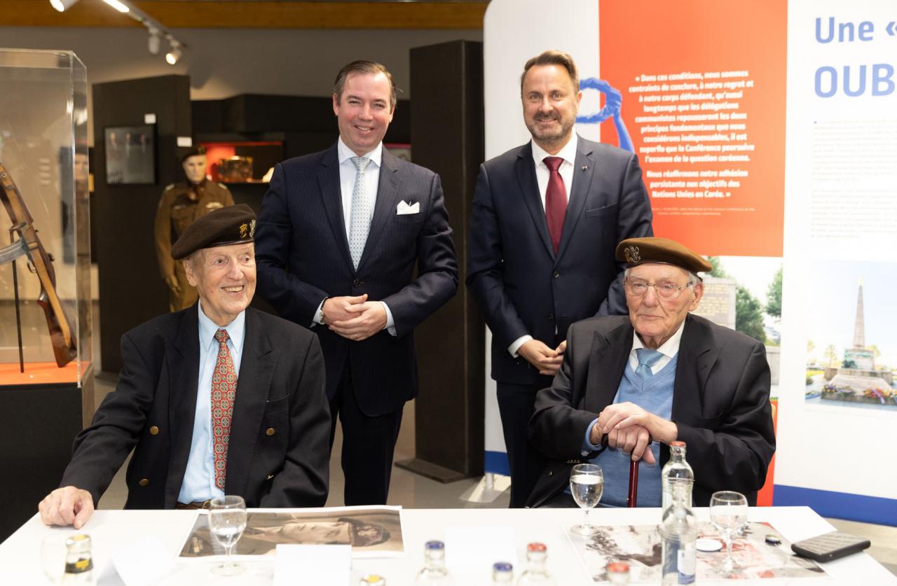 Photo souvenir avec les deux vétérans de la Guerre de Corée