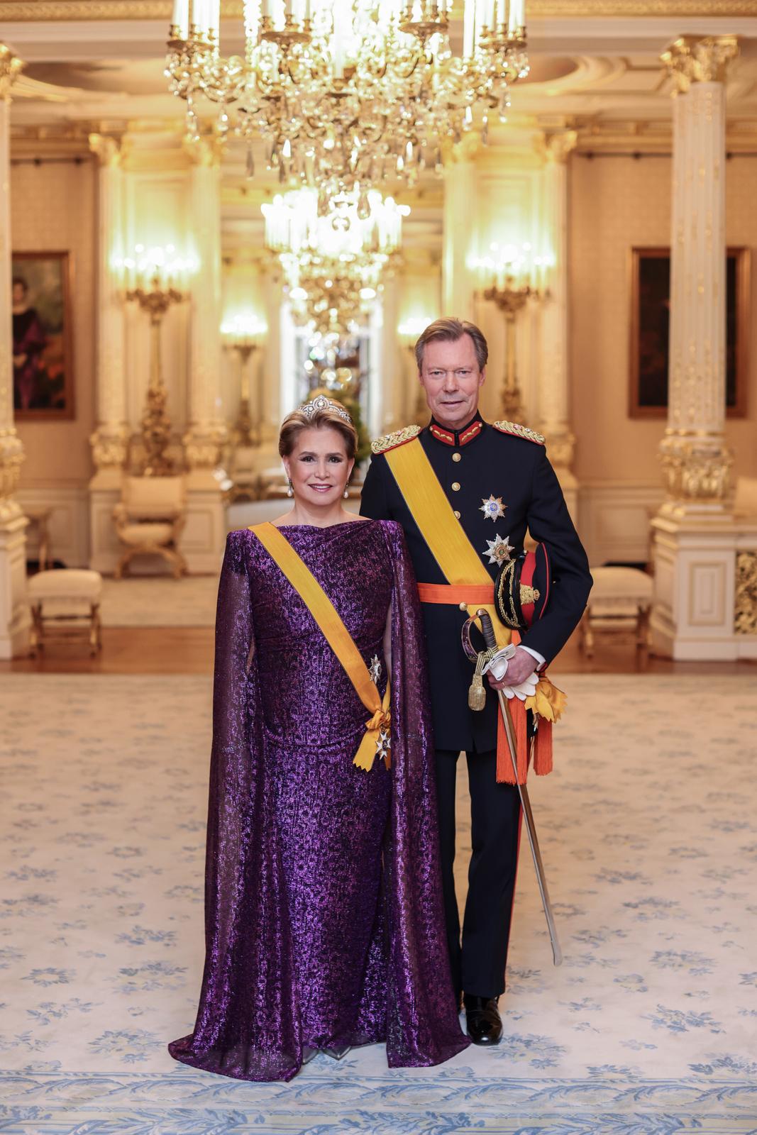 Portrait officiel du Couple grand-ducal en tenue de gala