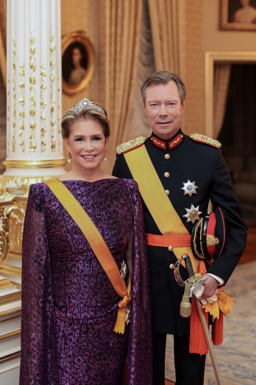 Portrait officiel du Couple grand-ducal en tenue de gala