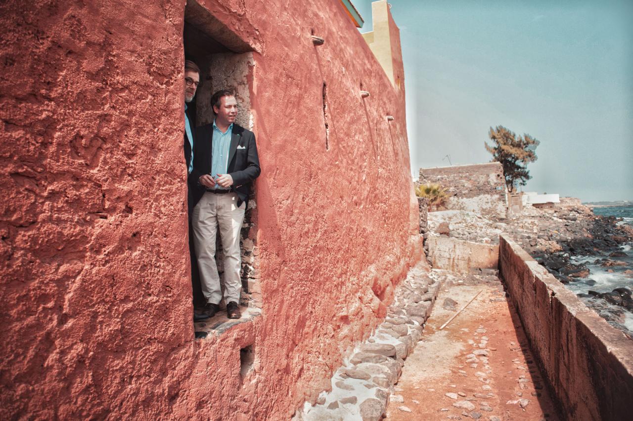 Le Prince et le Ministre visitent l'île de Gorée