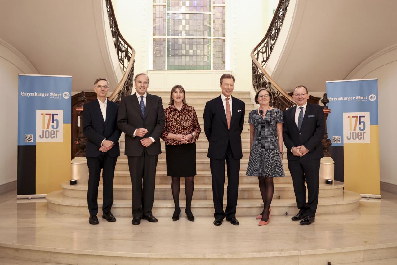 Photo de groupe lors de la séance académique