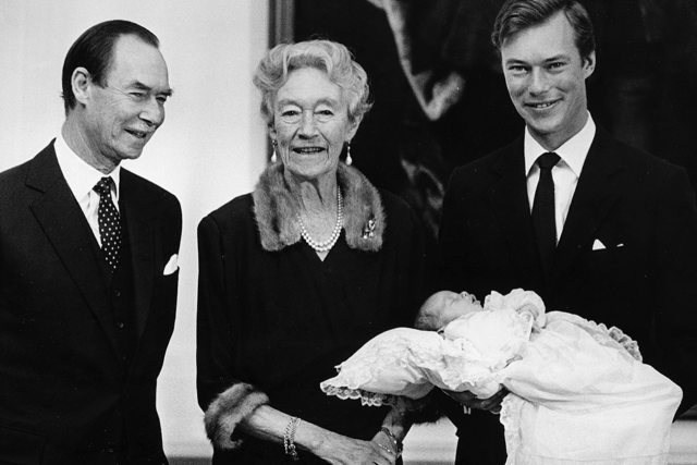 Le Grand-Duc Jean, la Grande-Duchesse Charlotte, le Prince Henri et le petit Prince Guillaume