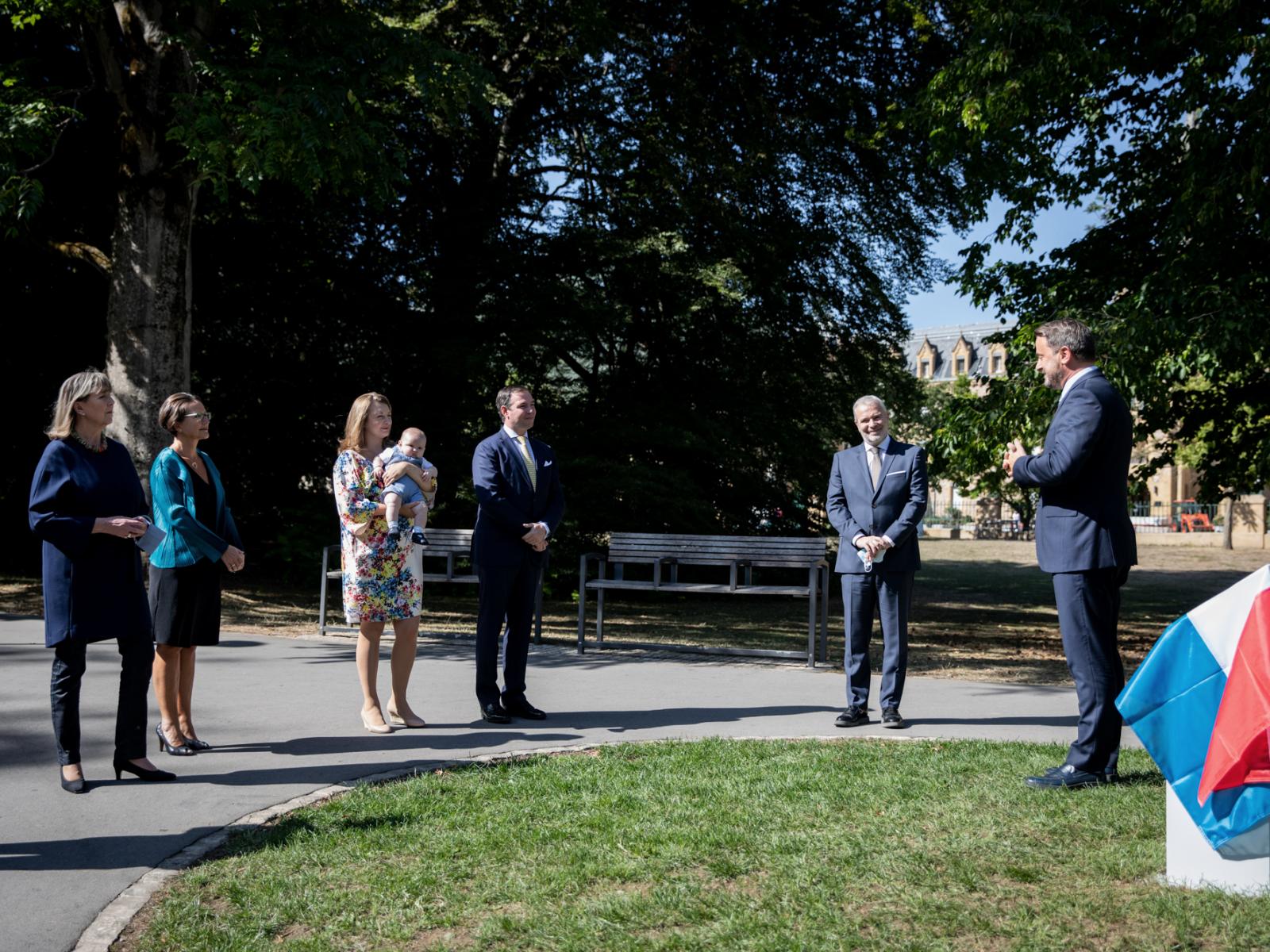 Plantation d'un arbre en l'honneur du Prince Charles