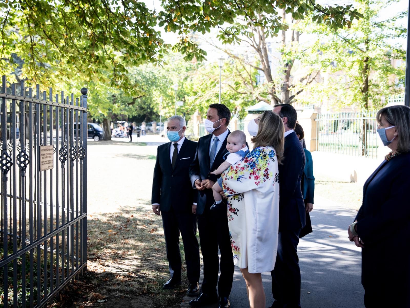 Plantation d'un arbre en l'honneur du Prince Charles